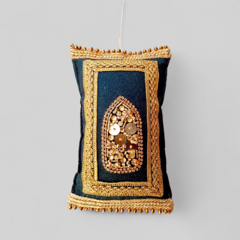 “Rituals” Embellished garland