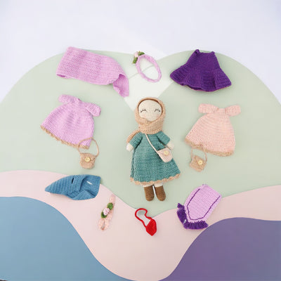 Amal complete doll set with accessories